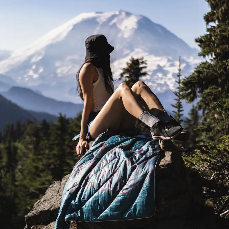 Rumpl Printed Original Puffy Blanket Mount Rainier Teal Warm Fade-6